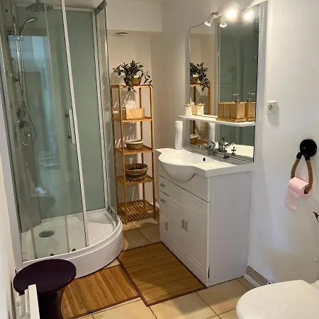 Charme Et Tranquillite Apartment *